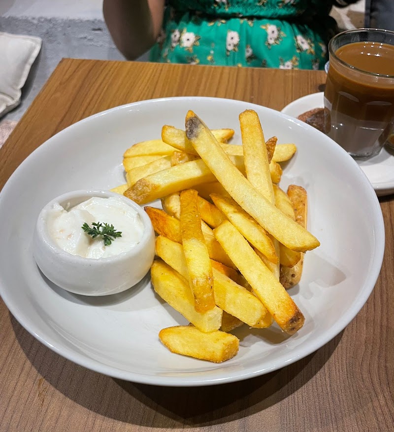 Bookbar Pali Village - Artisanal Coffee, Bookstore and Pizza House - Bookbar Pali Village - Artisanal Coffee, Bookstore and Pizza House, Lesleo Villa, 39, off 16th Road, Pali Village, Bandra West, Mumbai, Maharashtra 400050, India