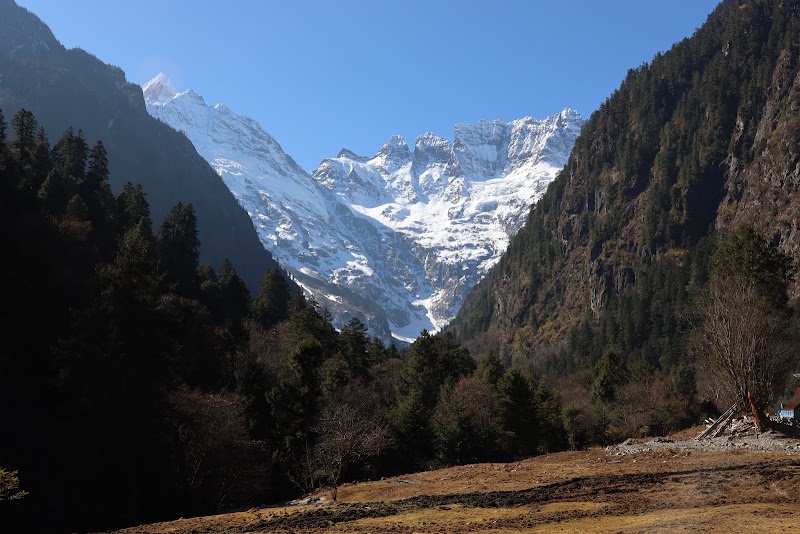 Meili Snow Mountain National Park Scenic Area - Meili Snow Mountain National Park Scenic Area, FR79+JGX, Deqen, Diqing Tibetan Autonomous Prefecture, Yunnan, China, 674500