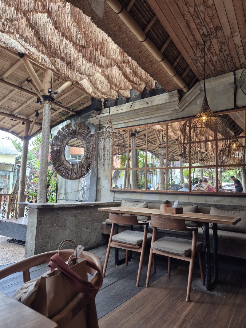 Monkey Legend Restaurant & Bar - Monkey Legend Restaurant & Bar, Jl. Monkey Forest No.8, Ubud, Kecamatan Ubud, Kabupaten Gianyar, Bali 80571, Indonesia