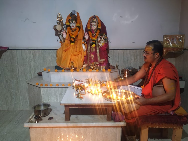 SHREE SIDDH INTERNATIONAL JYOTISH RATNA VASTU SAMADHAN KENDRA - SHREE SIDDH INTERNATIONAL JYOTISH RATNA VASTU SAMADHAN KENDRA, House No 6, Nilanchal Vihar, near Kachna Road, Reilway Crossing, Shankar Nagar, Raipur, Chhattisgarh 492004, India
