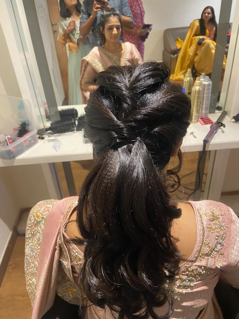 The Hair Heaven unisex salon - The Hair Heaven unisex salon The Hair Haven unisex salon, Swarnbhoomi Main Entrance Rd, Raipur, Ama Seoni, Chhattisgarh 492014, India