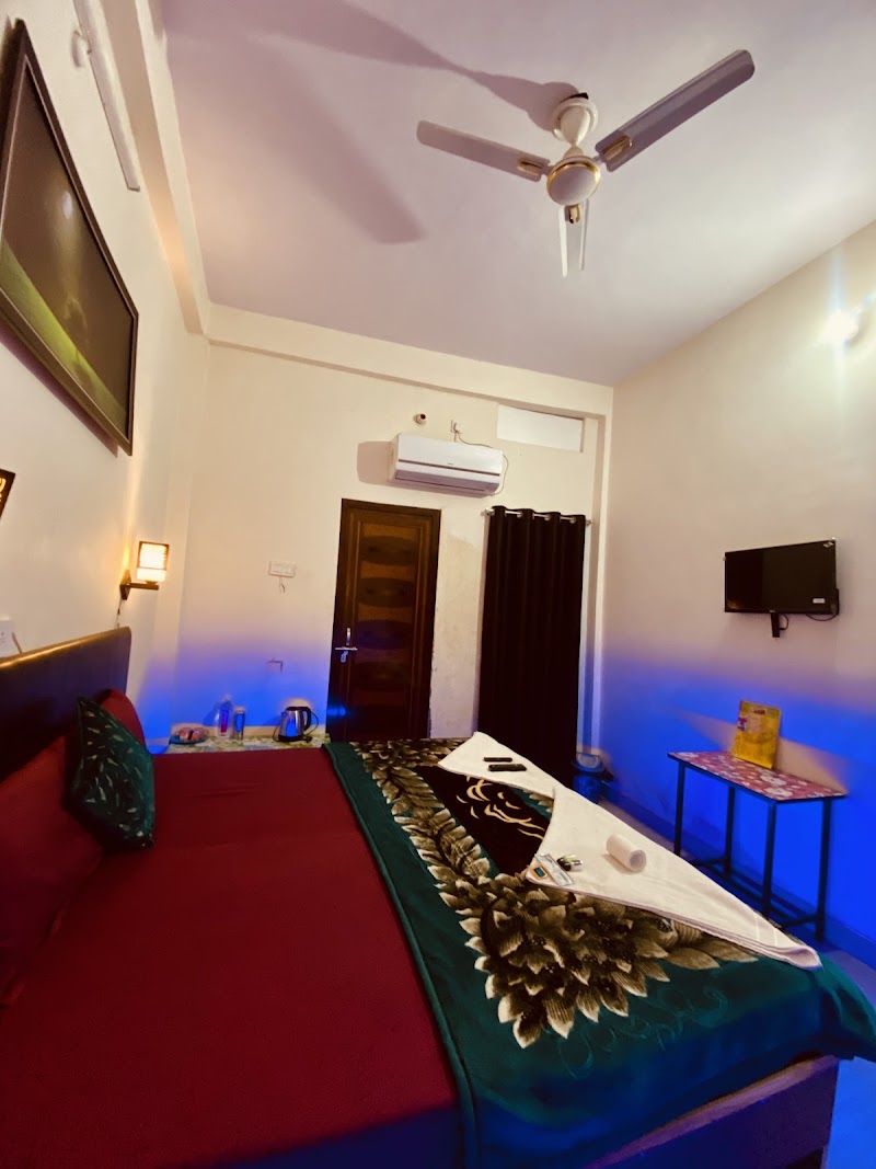 Gully Ghar - Gully Ghar B1/239, Assi Ghat Rd, next to Alok Hospital, Shivala, Varanasi, Uttar Pradesh 221005, India