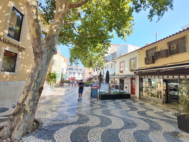 Cascais - Cascais, Largo Estação, 2750-340 Cascais, Portugal