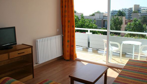 Martha´s Apartamentos - Martha´s Apartamentos Carrer Jardiel Poncela, 1, 07181 Palmanova, Illes Balears, Spain