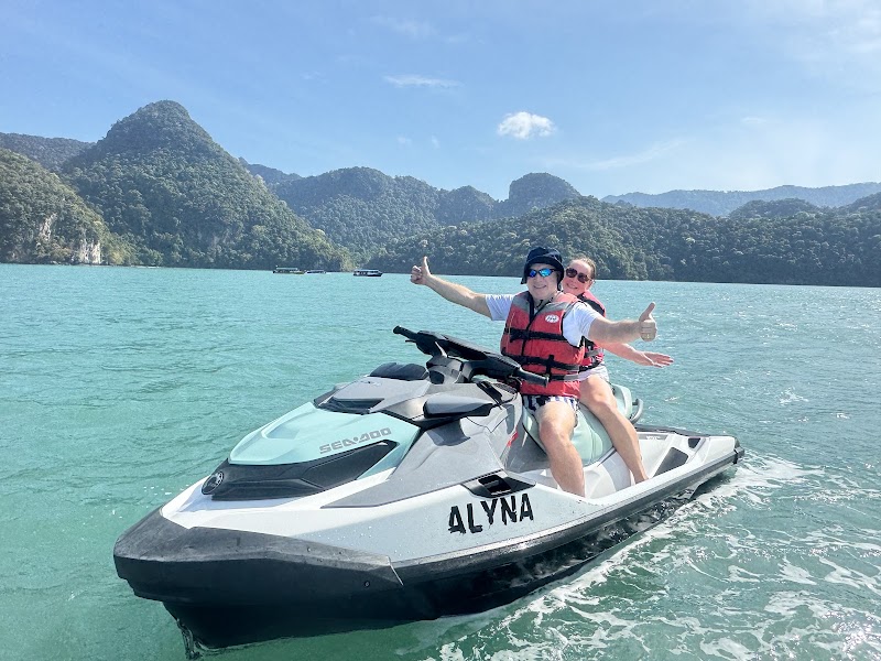 Alyna Watersports Jetski Tour - Alyna Watersports Jetski Tour, Jalan Pantai Chenang, Kampung Lubok Buaya, 07000 Pantai Cenang, Kedah, Malaysia