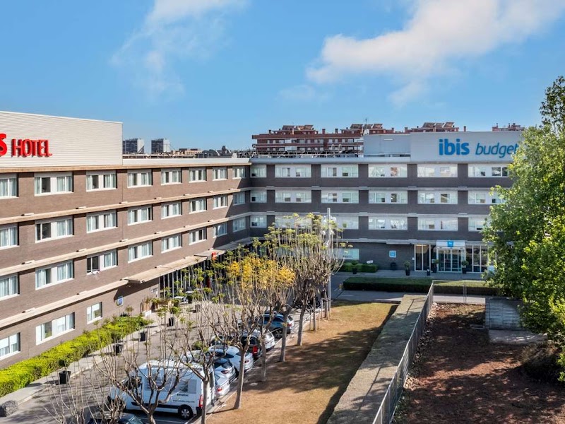 ibis budget Aeropuerto Barcelona Viladecans - ibis budget Aeropuerto Barcelona Viladecans Carretera de Barcelona, 82, Parcela E 1, 08840 Viladecans, Barcelona, Spain