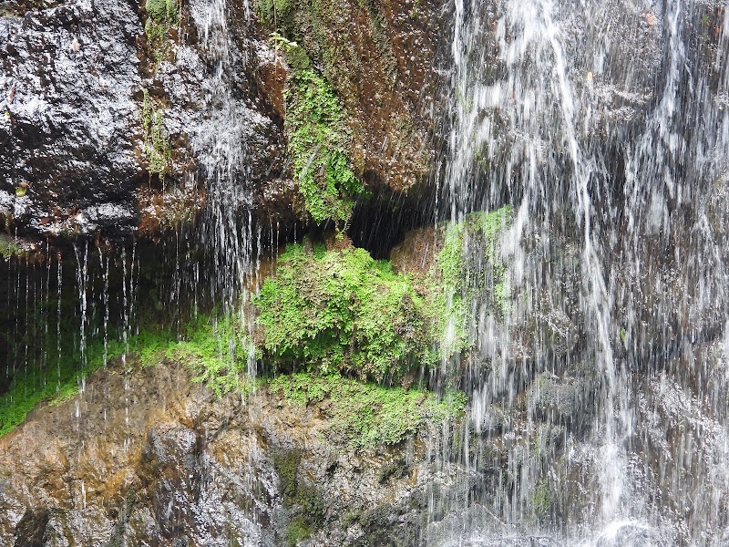 Dunumala Ella Waterfall - Dunumala Ella Waterfall, 46X2+3R7, Galapitamada, Sri Lanka