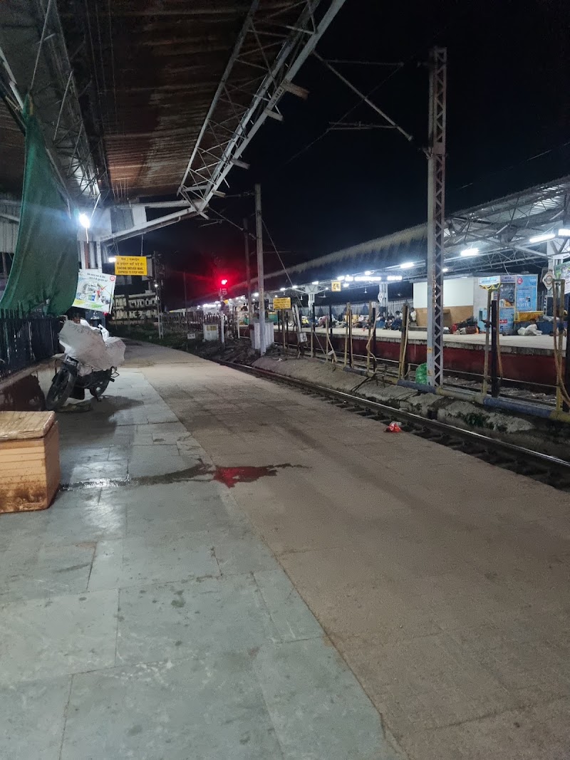 Gwalior railway station - Gwalior railway station, 657J+Q4F, Railway Colony, Gwalior, Madhya Pradesh 474002, India