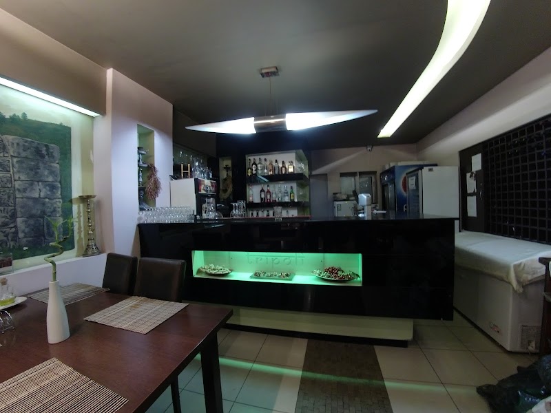Hostel Tripoli - Hostel Tripoli, Calea Călărașilor 90, 030613 București, Romania
