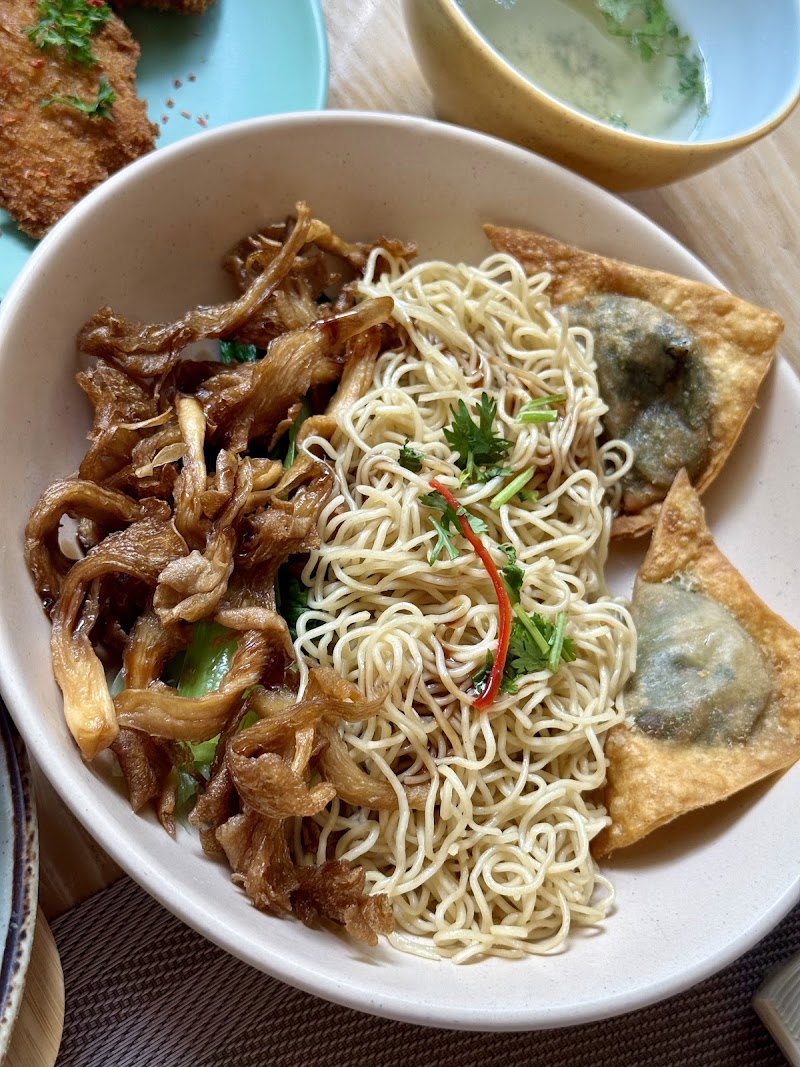 Lim Veggie Bistro - Lim Veggie Bistro 07 Ngô Văn Năm, Bến Nghé, Quận 1, Thành phố Hồ Chí Minh 10000, Vietnam