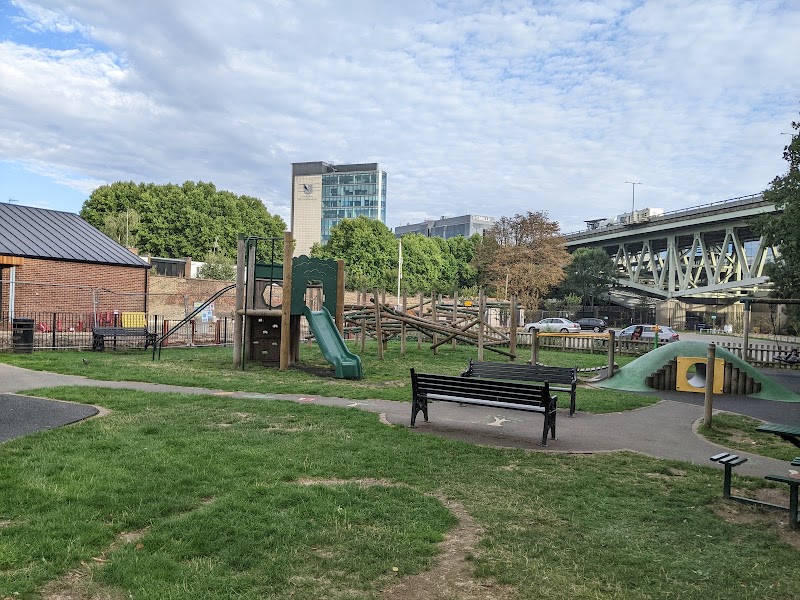 Boston Manor Park playground - Boston Manor Park playground Unnamed Road, Brentford TW8 9JU, UK
