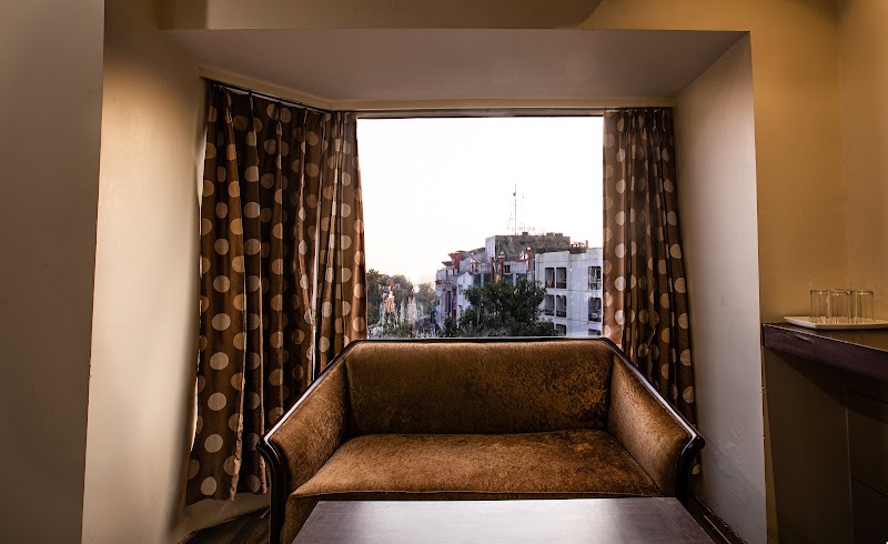 Hotel Mansar Jammu - Hotel Mansar Jammu Raghunath Mandir Rd, near Tourist Reception Centre & Dennis, Prem Nagar, Old Heritage City, Jammu, 180001