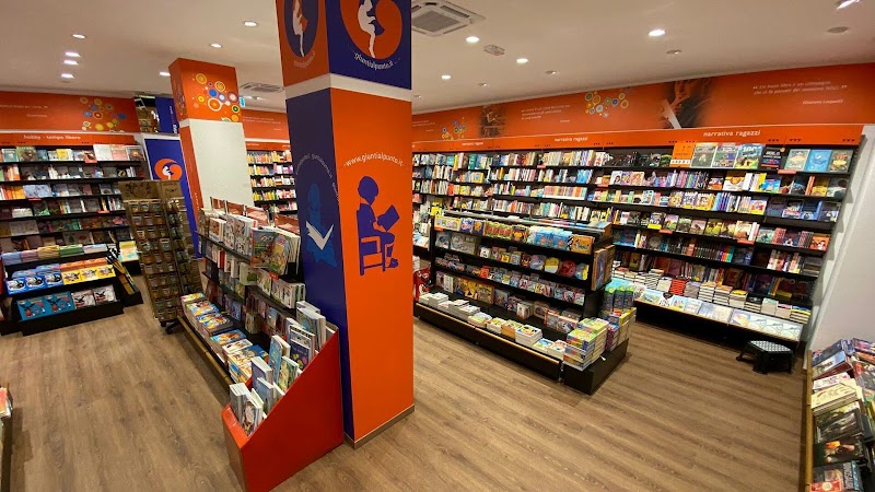 Giunti al Punto Librerie - Giunti al Punto Librerie, Corso Italia, 259, 52100 Arezzo AR, Italy