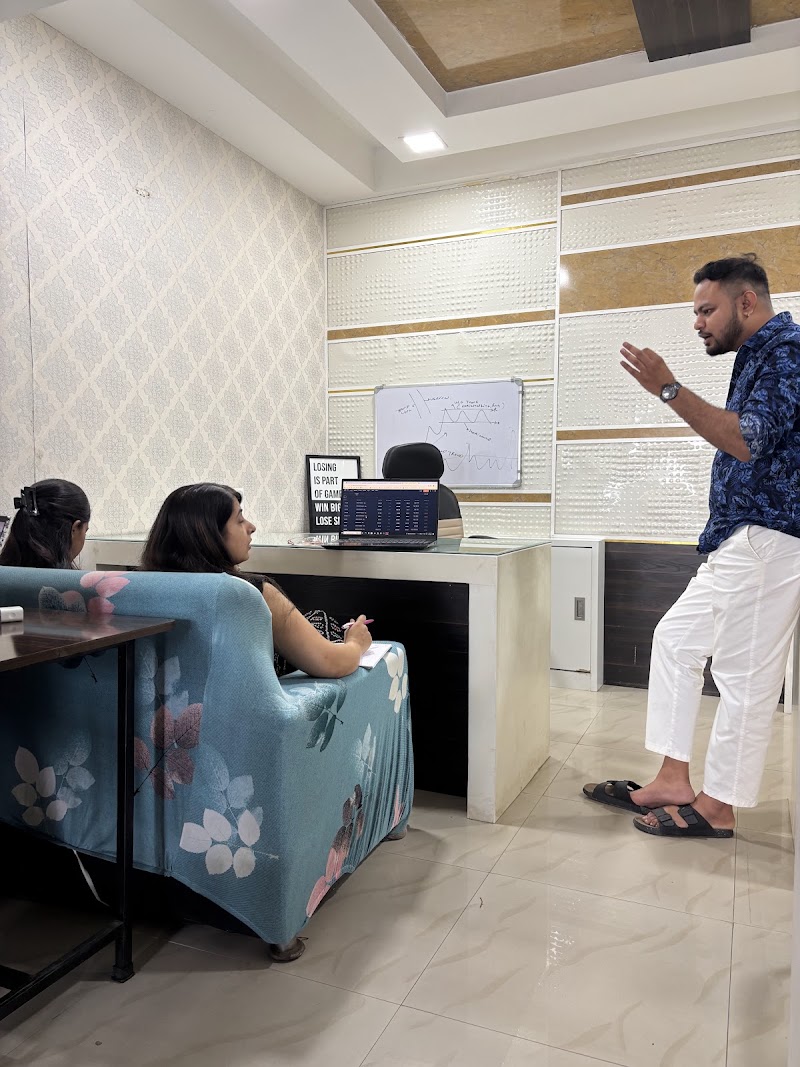 Monk Traders-Stock market classes - Monk Traders-Stock market classes, Agrasen Chowk, in front of CG plaza, Bilaspur, Telipara, Chhattisgarh 495001, India