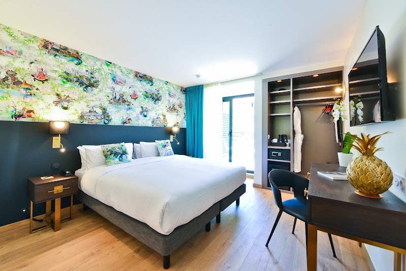 Hôtel & Spa La Villa Port d'Antibes - Hôtel & Spa La Villa Port d'Antibes 8 Av. Frédéric Mistral, 06600 Antibes, France