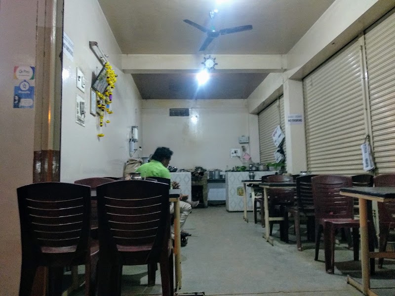 Sri Veerabhadreshwara Benne Dose Hotel - Sri Veerabhadreshwara Benne Dose Hotel, Shop No. 4, R.L.H. Complex H.C.R. Cross, Nituvalli Rd, Shrinivaasa Nagara, Davangere, Karnataka 577008, India