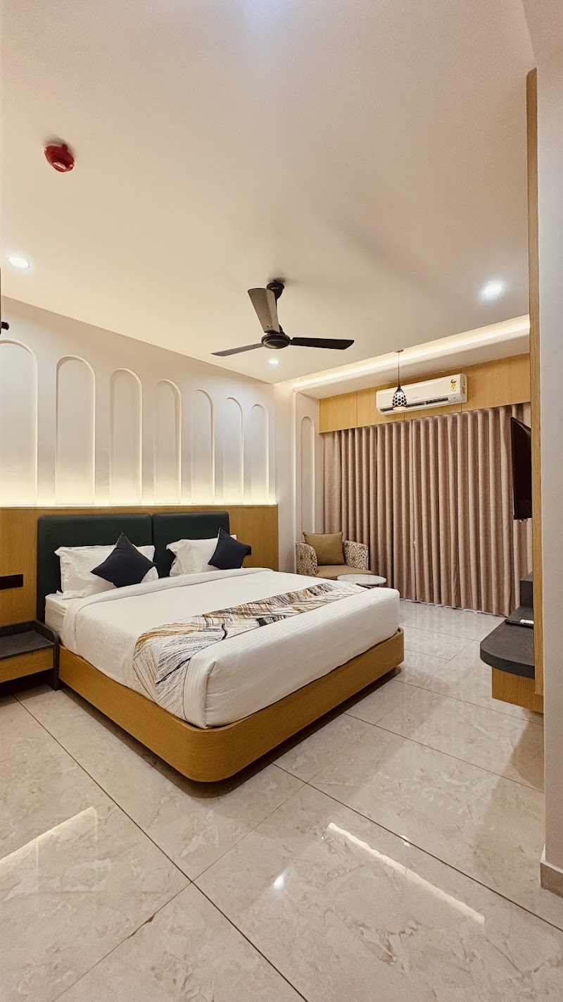 Hotel Shree Radhe Dwarka - Hotel Shree Radhe Dwarka, Bhathan Chowk, Kandas Bapu Road, near Gaushala, District:, Dwarka, Gujarat 361335, India