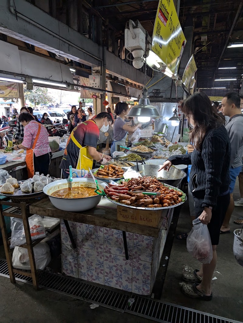 Bumrung Buri Market - Bumrung Buri Market 19/2 Nantaram Rd, Tambon Hai Ya, Amphoe Mueang Chiang Mai, Chang Wat Chiang Mai 50100, Thailand