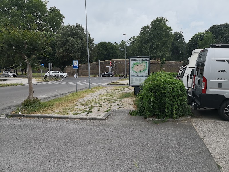 Parcheggio via dell'Ospedale - Parcheggio via dell'Ospedale, 55100 Lucca, Province of Lucca, Italy