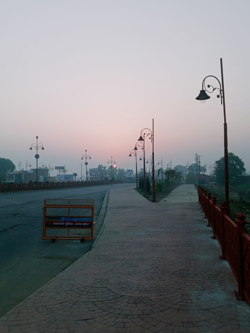 Airavat chauraha - Airavat chauraha CQC5+5H3, Kathula Gospur, Uttar Pradesh 211015, India