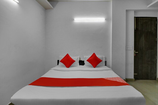 OYO NOD1133 Noida Dreamz - OYO NOD1133 Noida Dreamz J Block, Sector 41, Noida, Uttar Pradesh 201303, India