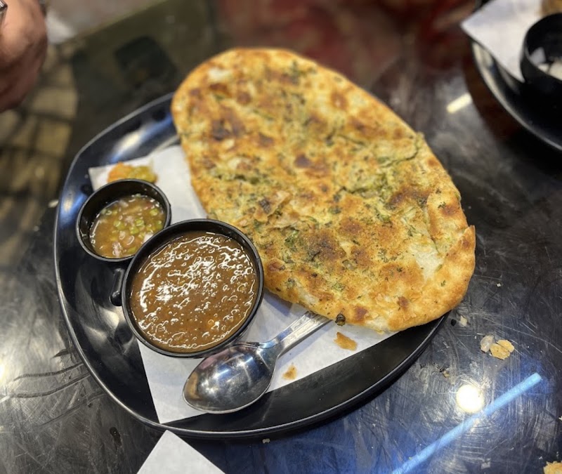 Ambarsari Chole Kulche - Ambarsari Chole Kulche corner, Shop No 1 24th, Link Corner, &, 33rd Rd, near Starbucks, beside Pizza Hut, Bandra West, Mumbai, Maharashtra 400052, India