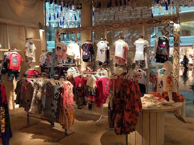Desigual - Desigual, Josep Tarradellas Barcelona-El Prat Airport, C-32B, 18, 08820 Barcelona, Spain