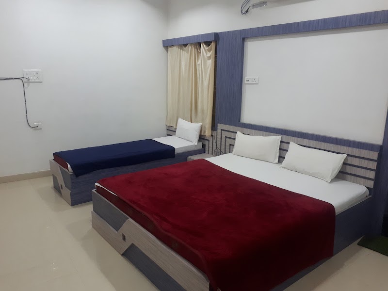 Hotel Radhika - Hotel Radhika 6GW9+M6X, Pithora, Parsapali, Chhattisgarh 493551, India