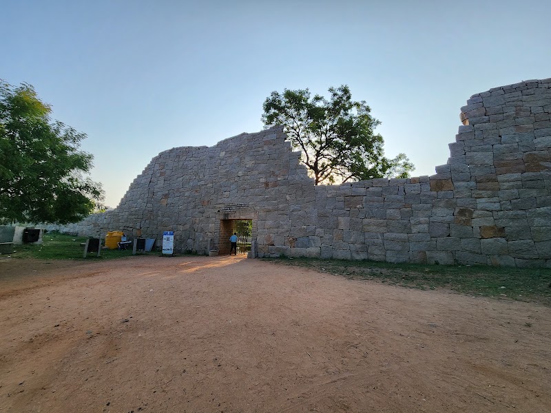 Zenana Enclosure - Zenana Enclosure, 8FCC+88X, Hampi, Kamalapura, Karnataka 583221, India