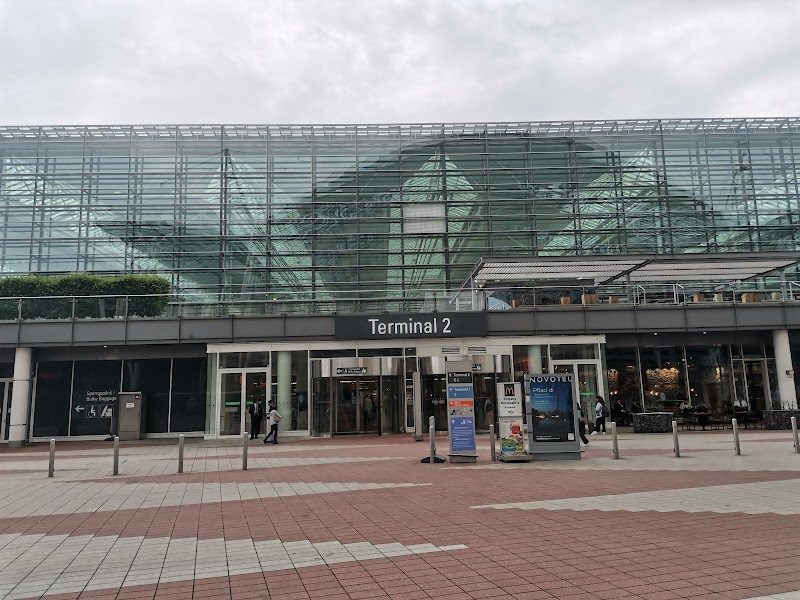 Taxistand Vorfahrt Terminal 2 - Taxistand Vorfahrt Terminal 2, Terminalstraße Nord, 85356 Oberding, Germany