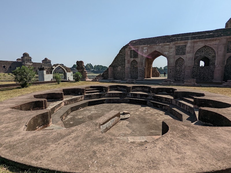 Hindola Mahal - Hindola Mahal, 994V+P5F, Sulibardi, Madhya Pradesh 454010, India