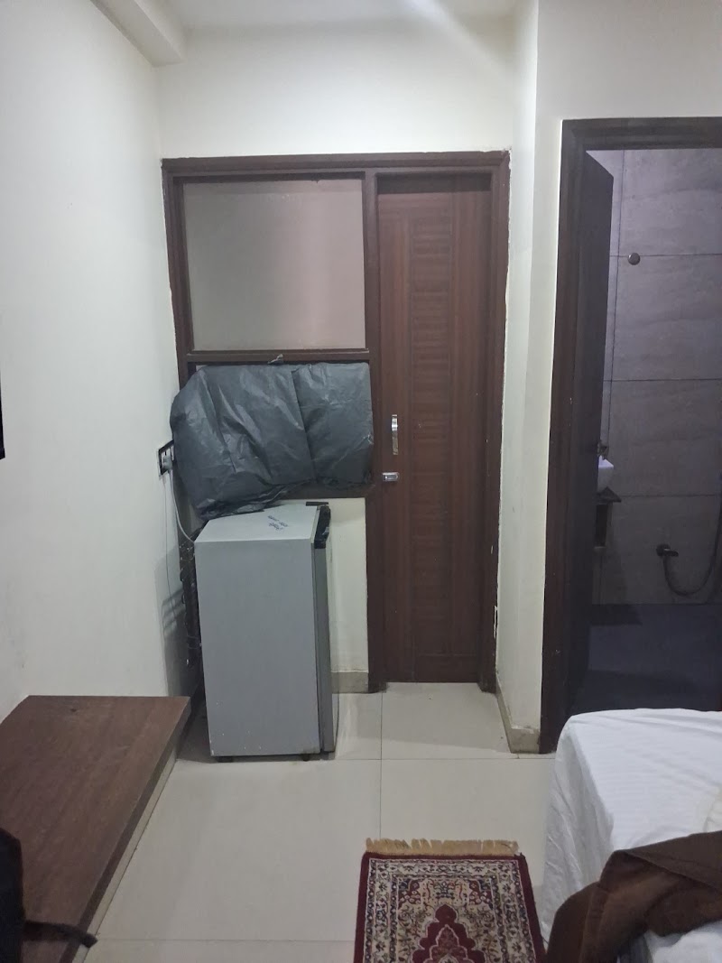 HR Grand Hotel - HR Grand Hotel 256/9, Main Road, behind Apollo Hospital, Pocket 10B, Jasola Vihar, New Delhi, Delhi 110025, India
