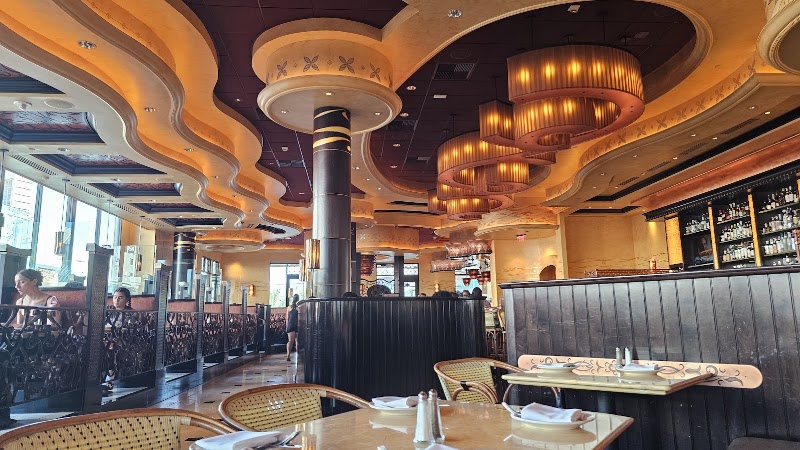 The Cheesecake Factory - The Cheesecake Factory 395 Santa Monica Pl Ste 305, Santa Monica, CA 90401, USA