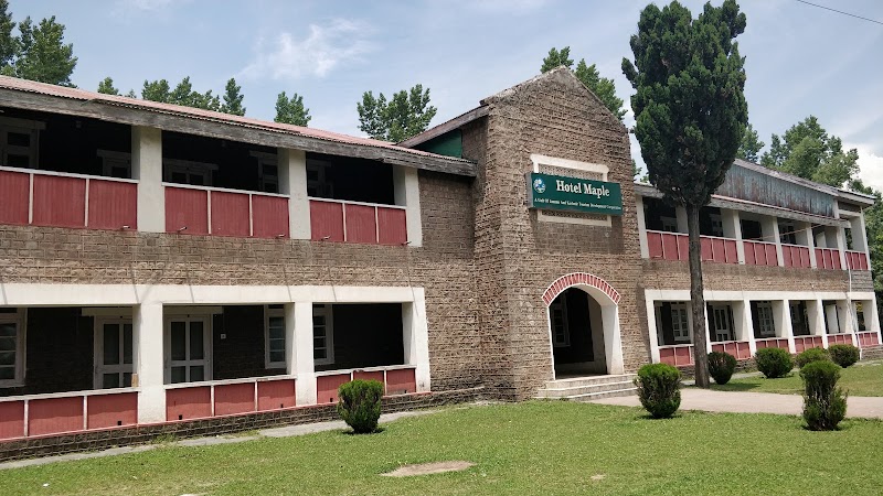 Wood Castle Hotel - Wood Castle Hotel Naag Mandir Road, kassal, 38FM+J4M, morh, Patnitop, Parbal, 182142