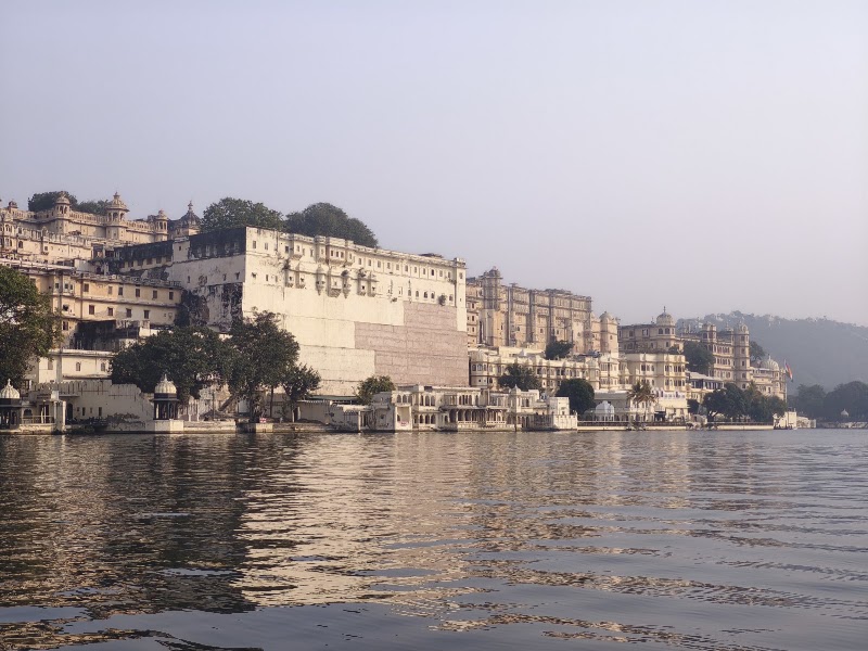 Hotel Mandiram Palace - Hotel Mandiram Palace, Hanuman Ghat Road 71, Panchdevri, Tripura, Ambamata, Udaipur, Rajasthan 313004, India