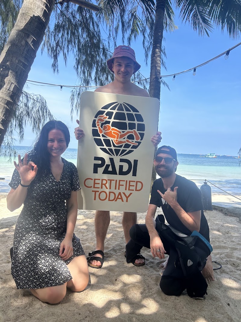 FIFTY SIX DIVE - FIFTY SIX DIVE, 10, Sairee Beach, 4, Tambon Ko Tao, Koh Tao, Chang Wat Surat Thani 84360, Thailand