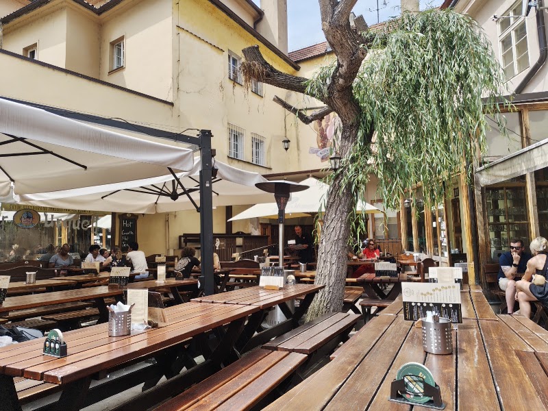 Malostranská pivnice - Malostranská pivnice, Cihelná 3, Malá Strana, 118 00 Praha-Praha 1, Czechia