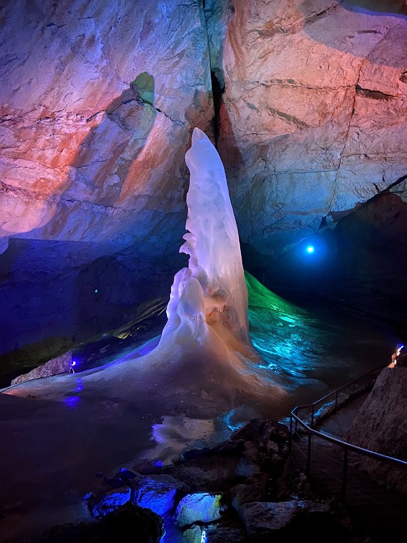 Dachstein Giant Ice Cave - Dachstein Giant Ice Cave, Winkl, 4831 Obertraun, Austria