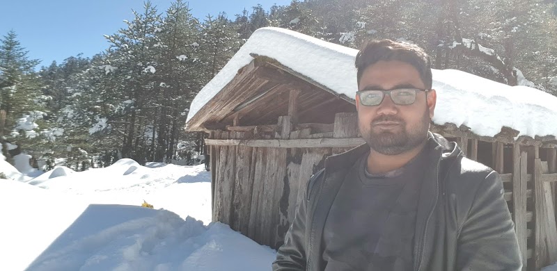 traveller inn - traveller inn, road, Katao, Lachung, Sikkim 737120, India