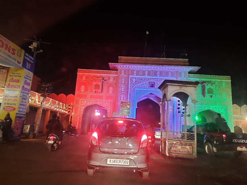Chaura Rasta Road - Chaura Rasta Road Chaura Rasta Rd, Pink City, Jaipur, Rajasthan 302003, India