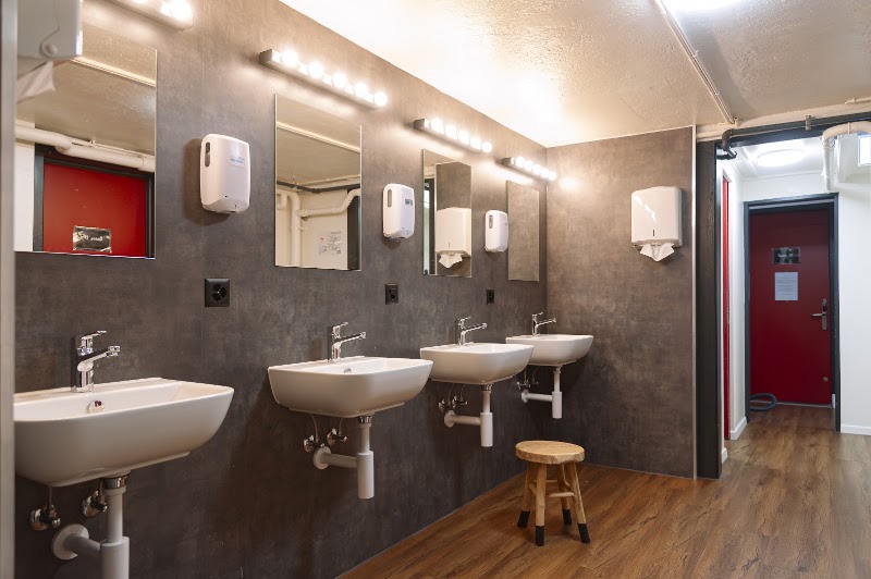 Balmers Hostel - Balmers Hostel Hauptstrasse 23, 3800 Matten bei Interlaken, Switzerland