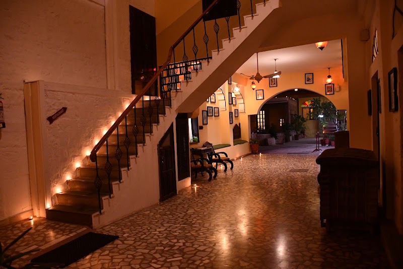 Haveli Inn Pal - Haveli Inn Pal, Girdikot, opp. Gulab Sagar, Pal Haveli, Ghantaghar, Gulab Sagar, Jodhpur, Rajasthan 342001, India