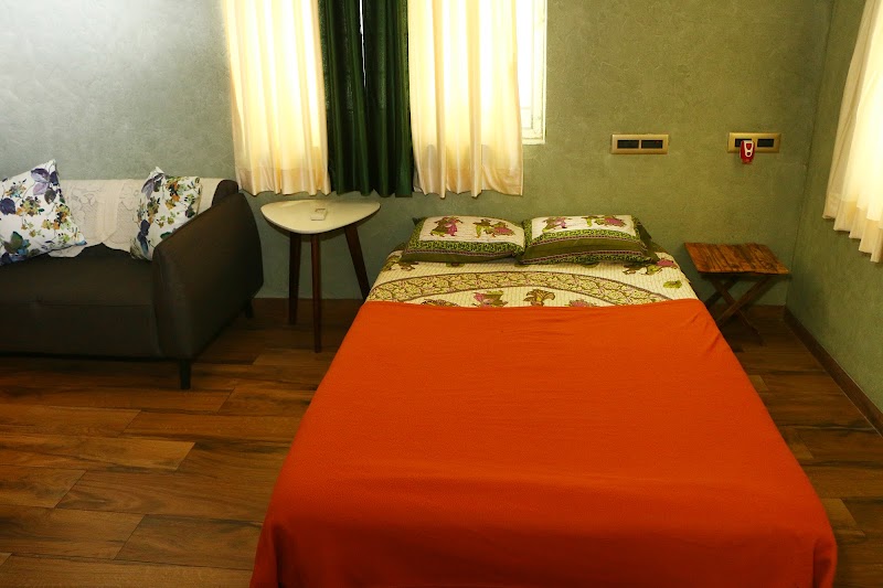 Penthouse 2BHK with Bathtub and Terrace - Penthouse 2BHK with Bathtub and Terrace No.98, 2nd Floor, Eswaran Dharmaraja Kovil St, Heritage Town, Puducherry, 605001, India