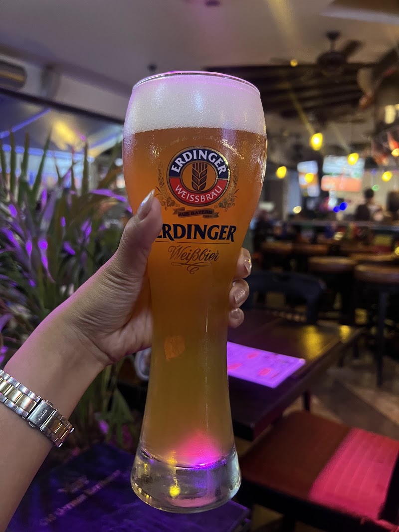 Old German Beerhouse on 13 - Old German Beerhouse on 13 10, 23 Soi Sukhumvit 13, Khwaeng Khlong Toei Nuea, Watthana, Krung Thep Maha Nakhon 10110, Thailand