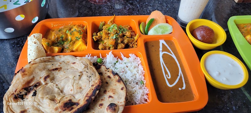 Veggie Veg - Veggie Veg 1st Floor, 142/32, Mahatma Gandhi Marg, Civil Lines, Prayagraj, Uttar Pradesh 211001, India