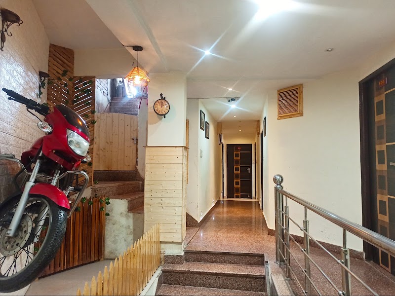 Holiday Inn Dalhousie - Holiday Inn Dalhousie, Banikhet, Bus Stand, near PNB, Pukhri, Dalhousie, Banikhet, Himachal Pradesh 176303, India