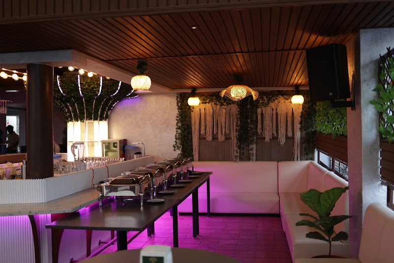 Highgarten Pub - Highgarten Pub 3rd floor, 53, Church St, above Starbucks, Haridevpur, Shanthala Nagar, Ashok Nagar, Bengaluru, Karnataka 560001, India