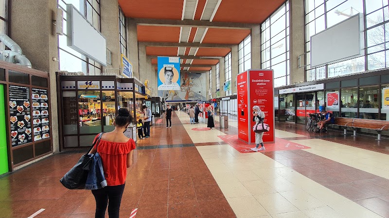Einkaufsbahnhof Heidelberg Hbf - Einkaufsbahnhof Heidelberg Hbf, Willy-Brandt-Platz 5, 69115 Heidelberg-Weststadt, Germany