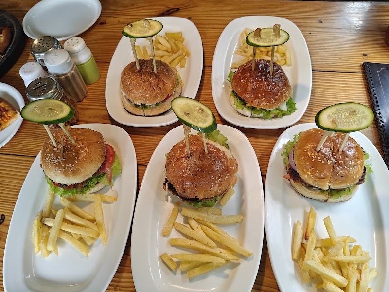 Cafe Evergreen Manali - Cafe Evergreen Manali Manu Temple Rd, Old Manali, Manali, Himachal Pradesh 175131, India