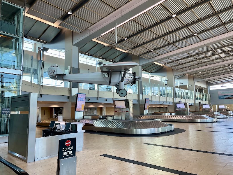 San Diego International Airport - San Diego International Airport, Harbor Island Dr, San Diego, CA 92101, USA